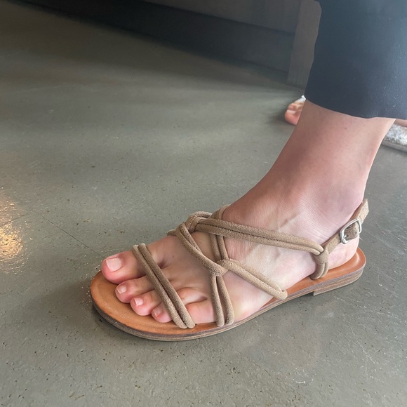 BP Sandals - Picture 6 of 7